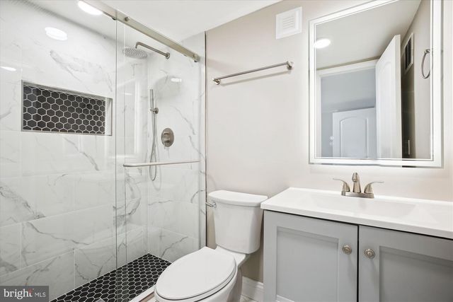 329 15TH ST NE, Washington, DC 20002