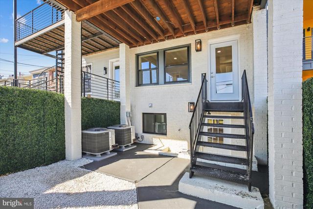 329 15TH ST NE, Washington, DC 20002