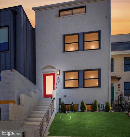 329 15TH ST NE, Washington, DC 20002