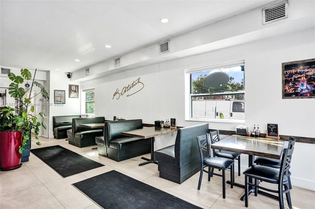 1100 NE 4th Ave 1-2, Fort Lauderdale, FL 33304