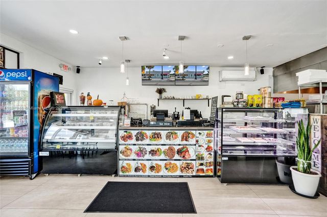 1100 NE 4th Ave 1-2, Fort Lauderdale, FL 33304