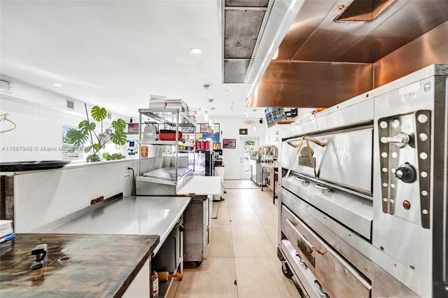 1100 NE 4th Ave 1-2, Fort Lauderdale, FL 33304