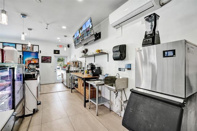 1100 NE 4th Ave 1-2, Fort Lauderdale, FL 33304