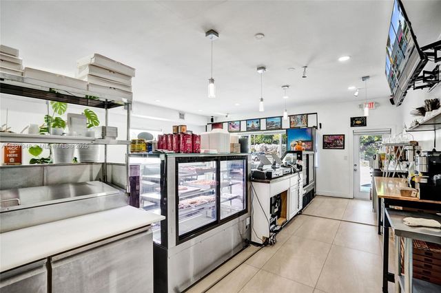 1100 NE 4th Ave 1-2, Fort Lauderdale, FL 33304