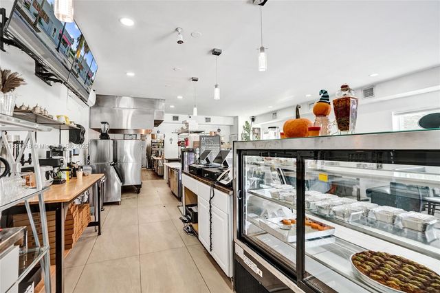 1100 NE 4th Ave 1-2, Fort Lauderdale, FL 33304