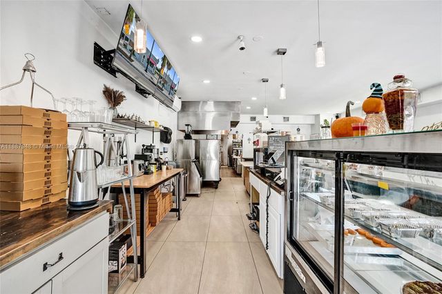 1100 NE 4th Ave 1-2, Fort Lauderdale, FL 33304