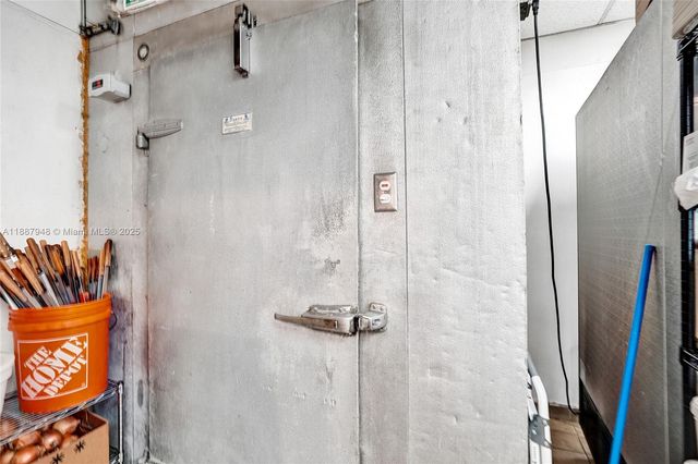 1100 NE 4th Ave 1-2, Fort Lauderdale, FL 33304