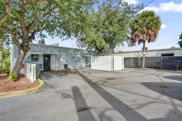 1100 NE 4th Ave 1-2, Fort Lauderdale, FL 33304