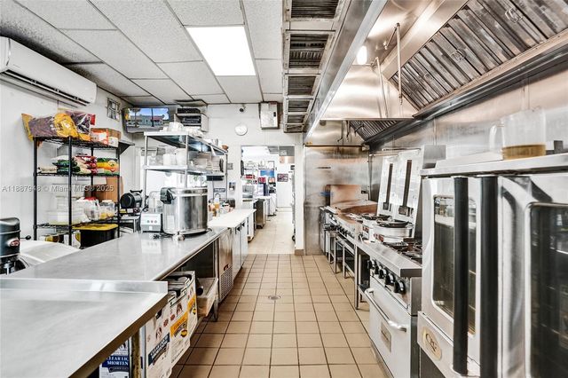 1100 NE 4th Ave 1-2, Fort Lauderdale, FL 33304