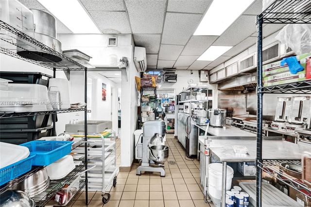 1100 NE 4th Ave 1-2, Fort Lauderdale, FL 33304