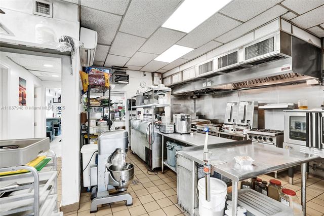 1100 NE 4th Ave 1-2, Fort Lauderdale, FL 33304