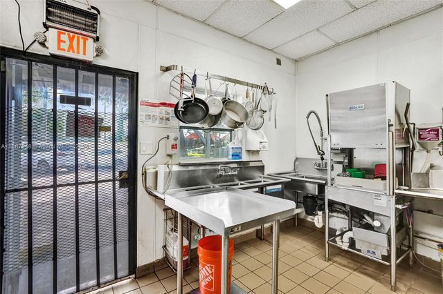 1100 NE 4th Ave 1-2, Fort Lauderdale, FL 33304