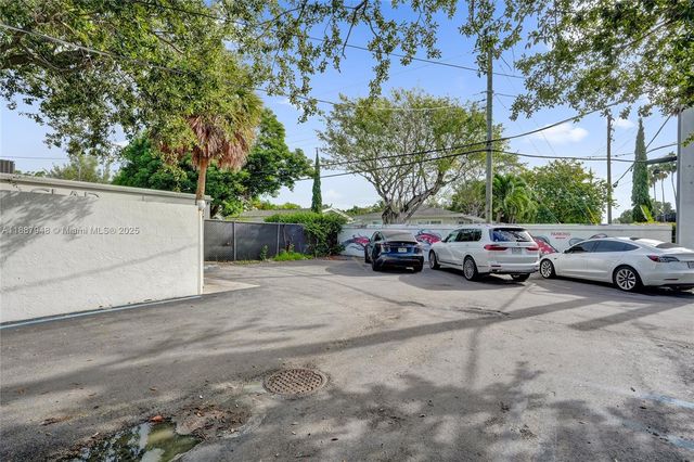 1100 NE 4th Ave 1-2, Fort Lauderdale, FL 33304