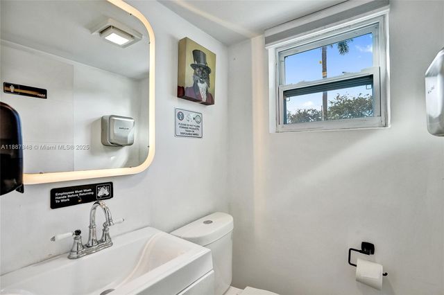 1100 NE 4th Ave 1-2, Fort Lauderdale, FL 33304