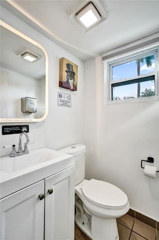 1100 NE 4th Ave 1-2, Fort Lauderdale, FL 33304