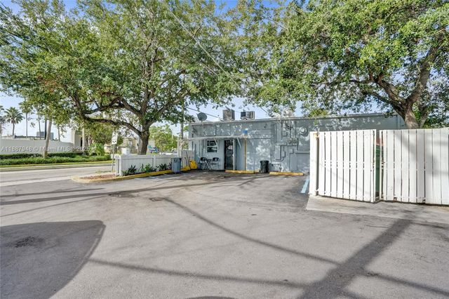 1100 NE 4th Ave 1-2, Fort Lauderdale, FL 33304