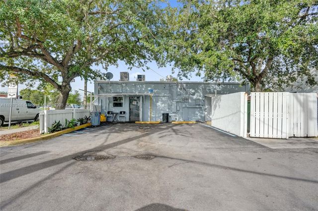 1100 NE 4th Ave 1-2, Fort Lauderdale, FL 33304