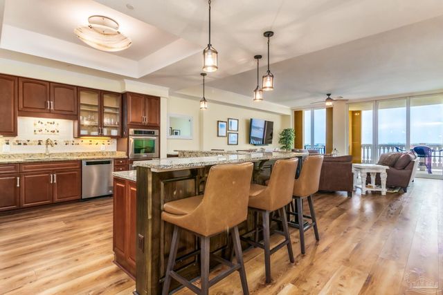 14500 River Rd 406, Pensacola, FL 32507