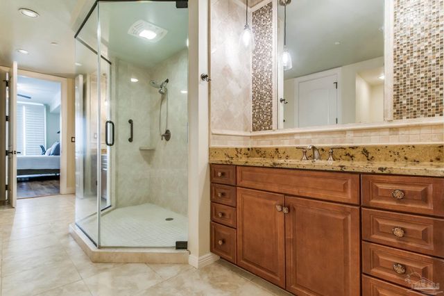 14500 River Rd 406, Pensacola, FL 32507