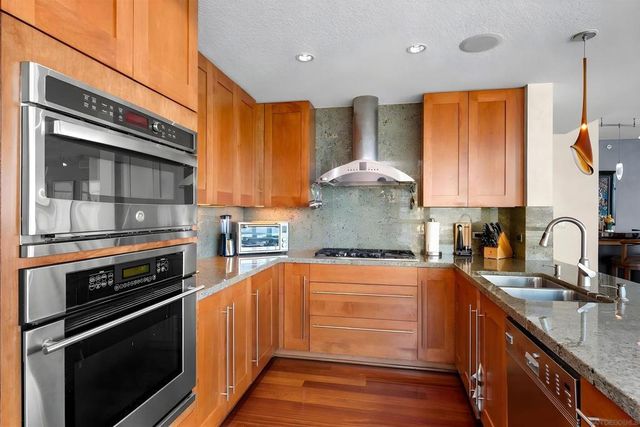 1205 Pacific Hwy 3101, San Diego, CA 92101