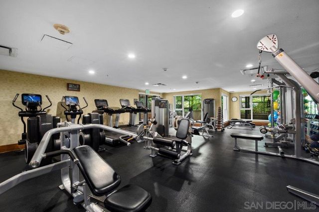 1205 Pacific Hwy 3101, San Diego, CA 92101