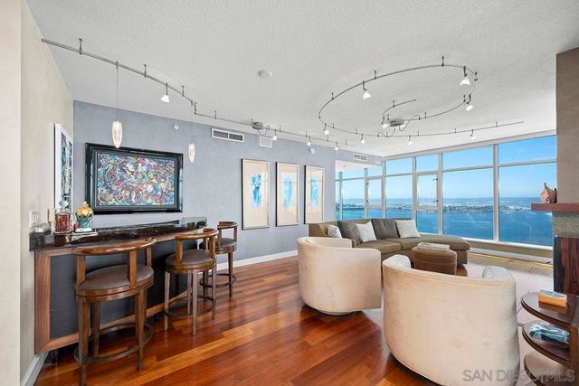 1205 Pacific Hwy 3101, San Diego, CA 92101