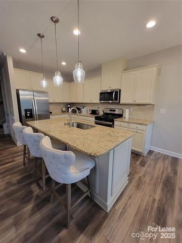 5806 Clan Maclaine Drive, Charlotte, NC 28278