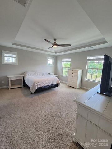 5806 Clan Maclaine Drive, Charlotte, NC 28278