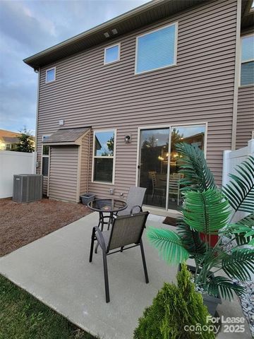 5806 Clan Maclaine Drive, Charlotte, NC 28278