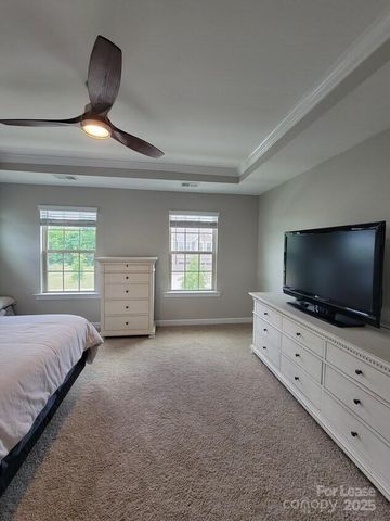 5806 Clan Maclaine Drive, Charlotte, NC 28278