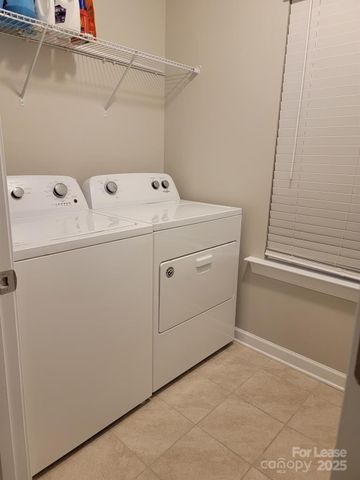 5806 Clan Maclaine Drive, Charlotte, NC 28278