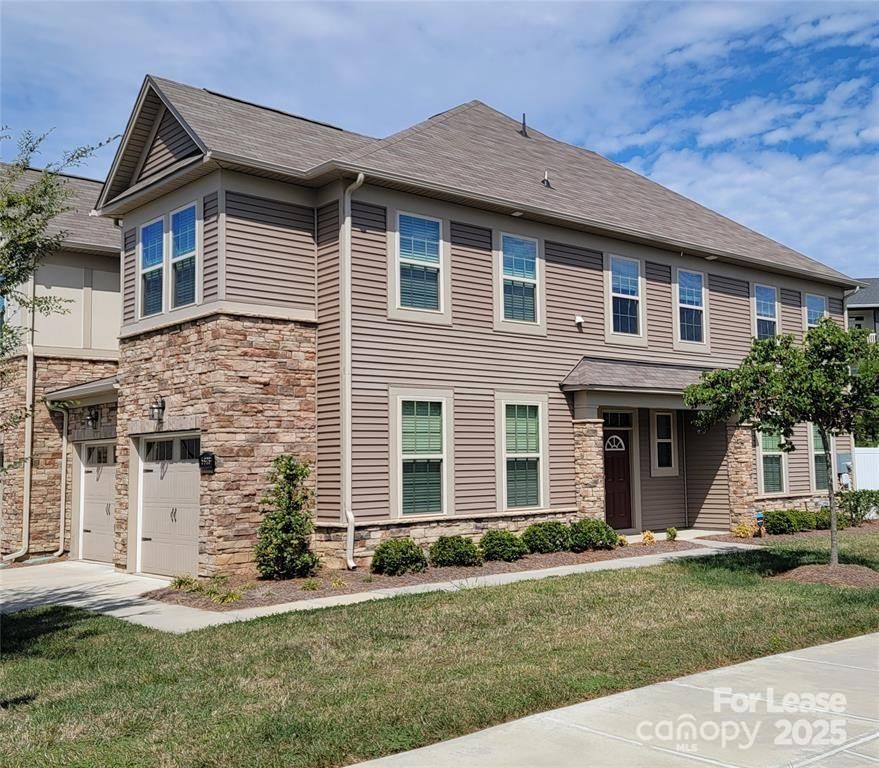 5806 Clan Maclaine Drive, Charlotte, NC 28278