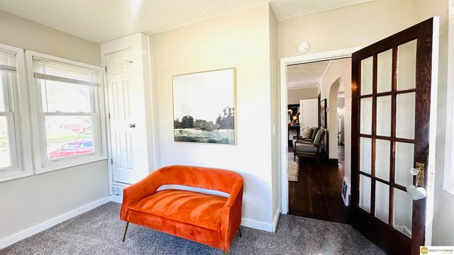 4071 Paxton Boulevard, Omaha, NE 68111