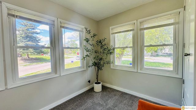 4071 Paxton Boulevard, Omaha, NE 68111