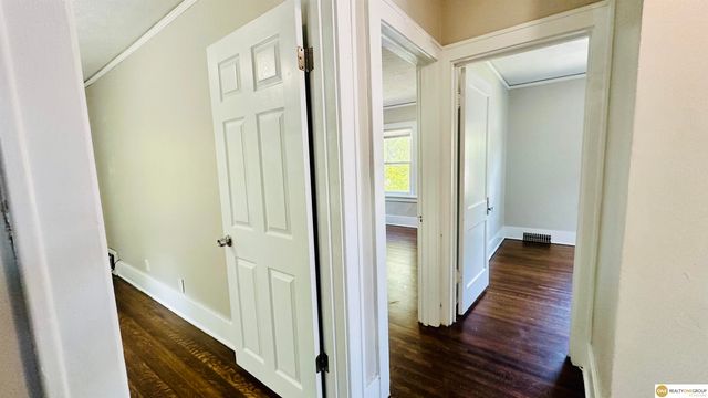 4071 Paxton Boulevard, Omaha, NE 68111