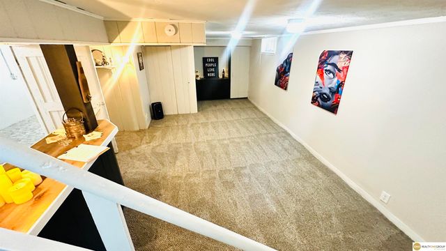 4071 Paxton Boulevard, Omaha, NE 68111