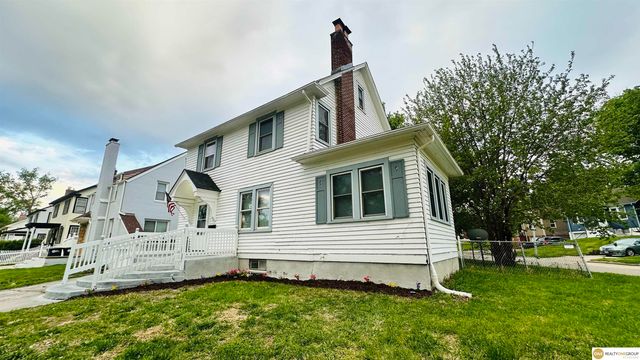 4071 Paxton Boulevard, Omaha, NE 68111