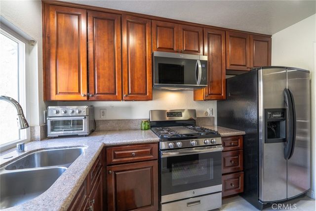 45 Oval, Irvine, CA 92604