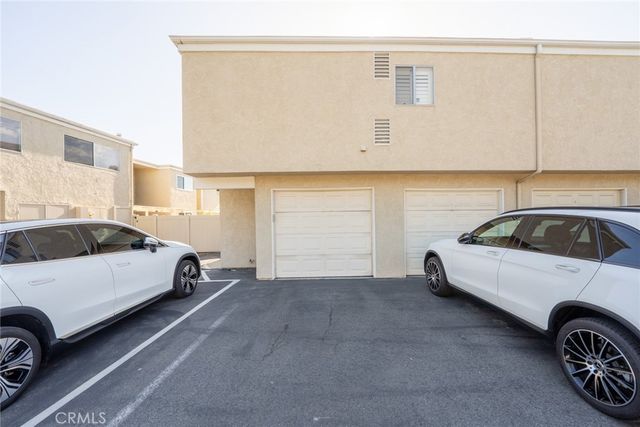 45 Oval, Irvine, CA 92604