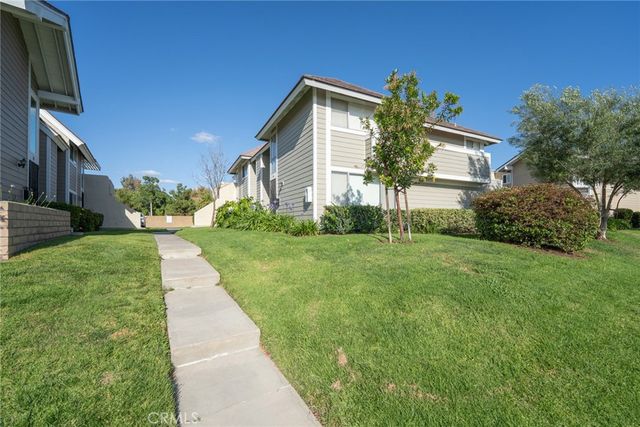 45 Oval, Irvine, CA 92604