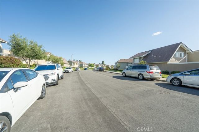 45 Oval, Irvine, CA 92604
