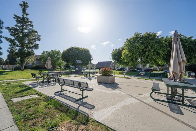 45 Oval, Irvine, CA 92604