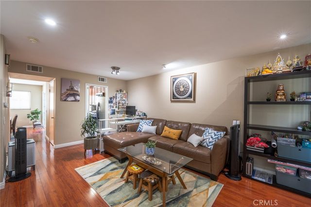 45 Oval, Irvine, CA 92604