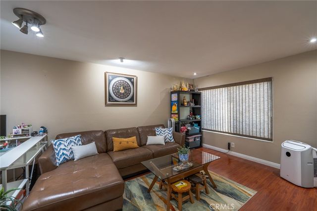45 Oval, Irvine, CA 92604