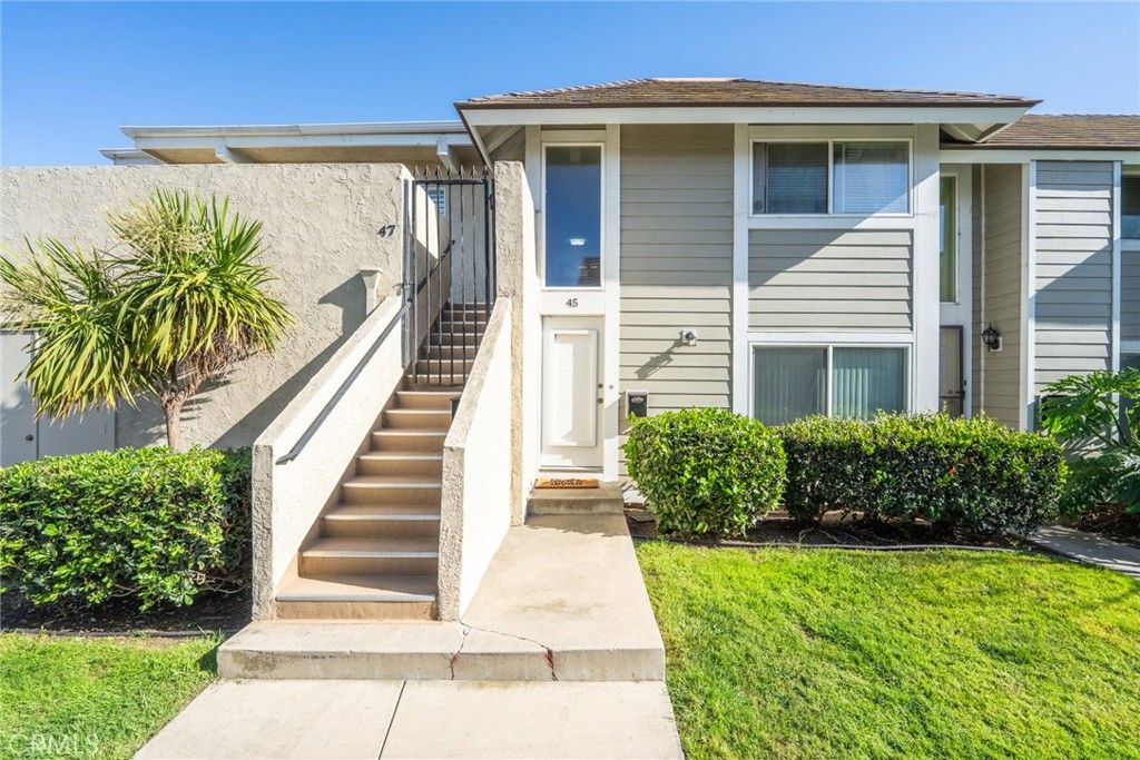 45 Oval, Irvine, CA 92604