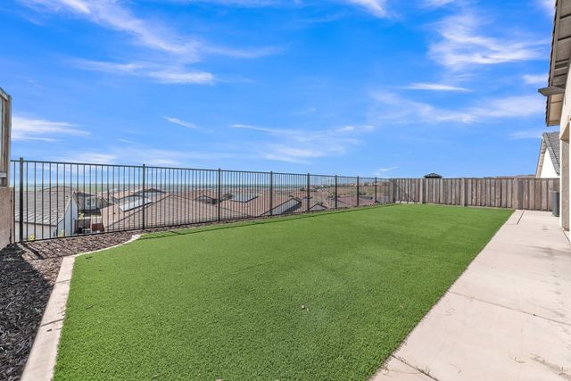 3385 Rock Springs Ranch Dr, Folsom, CA 95630