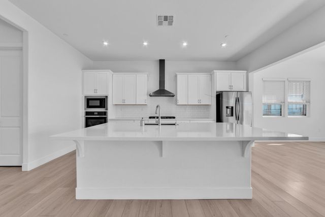 3385 Rock Springs Ranch Dr, Folsom, CA 95630