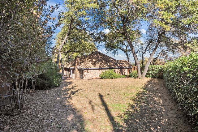4922 Canberra Lane, Arlington, TX 76017