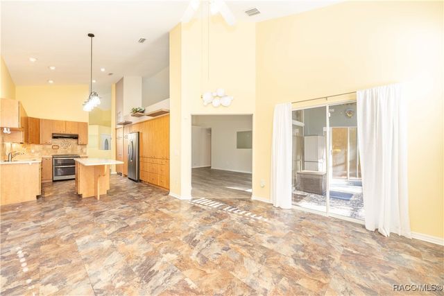 1 W Byrsonima Loop, Homosassa, FL 34446