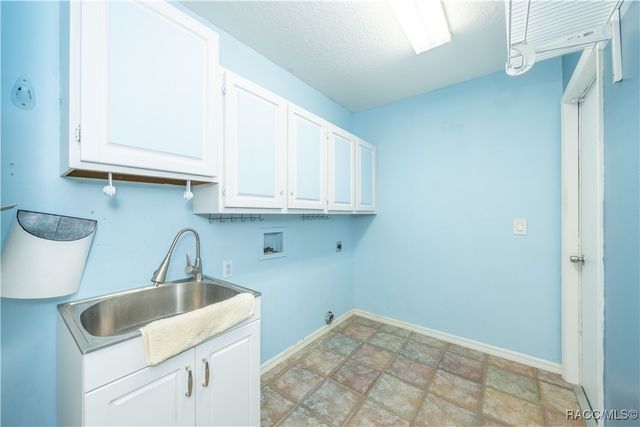 1 W Byrsonima Loop, Homosassa, FL 34446